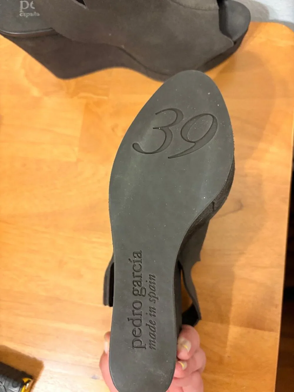 Pedro Garcia Melania Wedge